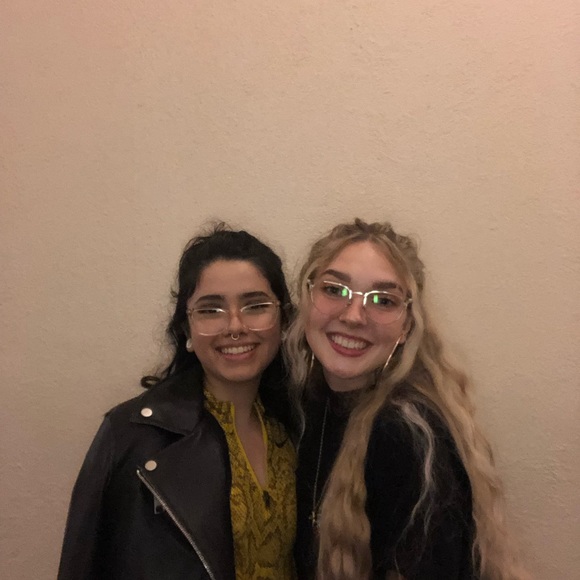 Meet your Posher, Emily - Picture 1 of 1